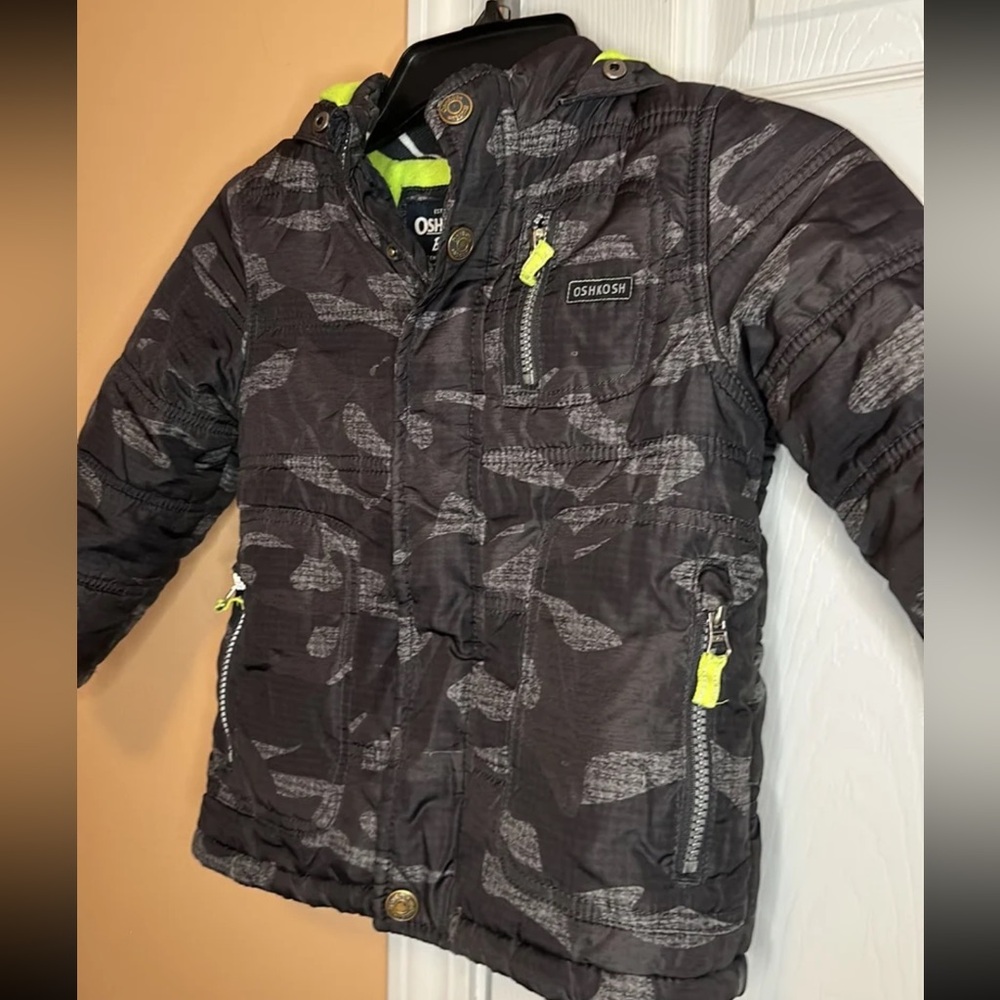 OshKosh B'gosh Camouflage Jacket size 4T